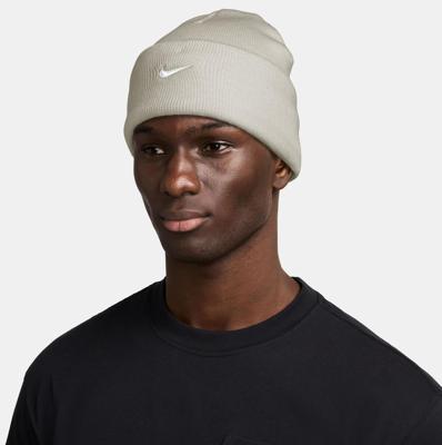 Nike peak swoosh beanie