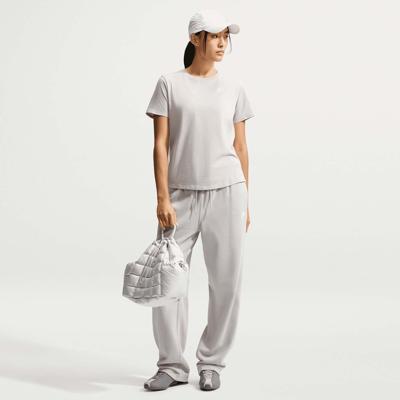 Nike sportswear club essentials t-shirt
