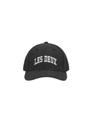 Les Deux Pet 1002398